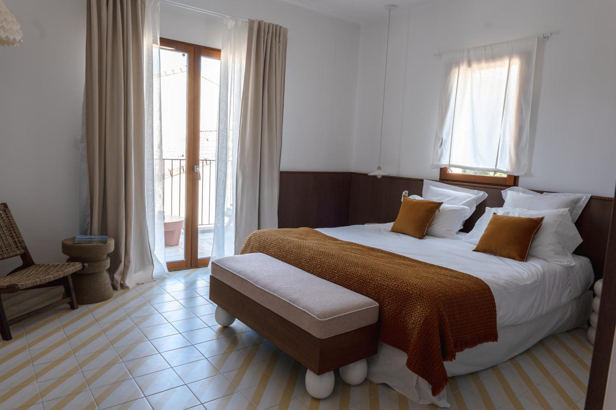 Boutique Hotel Responsable Et Restaurant Basgi Basgi 圣弗洛朗 外观 照片