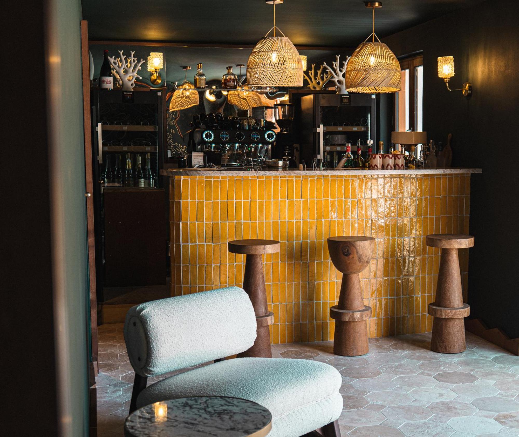 Boutique Hotel Responsable Et Restaurant Basgi Basgi 圣弗洛朗 外观 照片