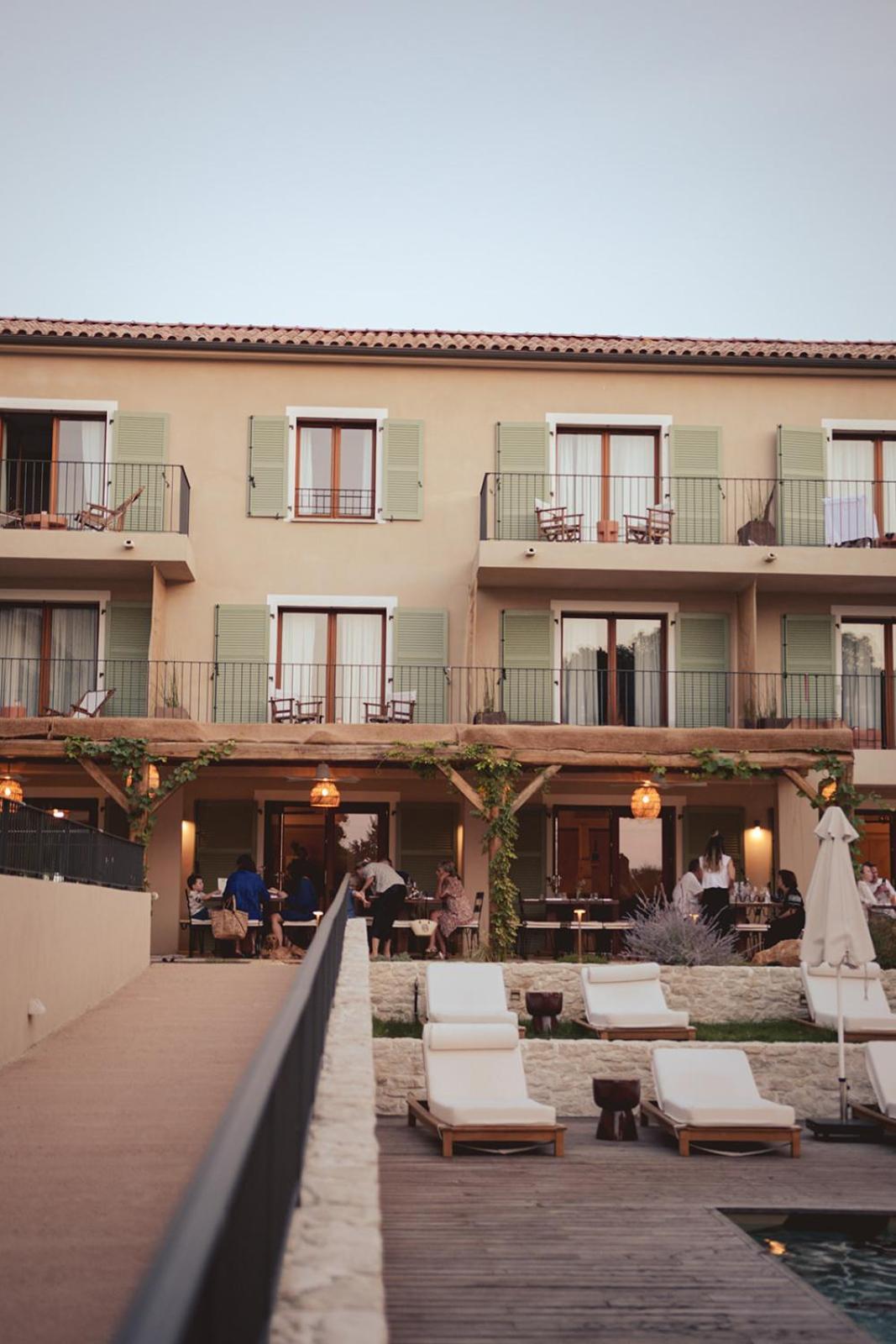 Boutique Hotel Responsable Et Restaurant Basgi Basgi 圣弗洛朗 外观 照片